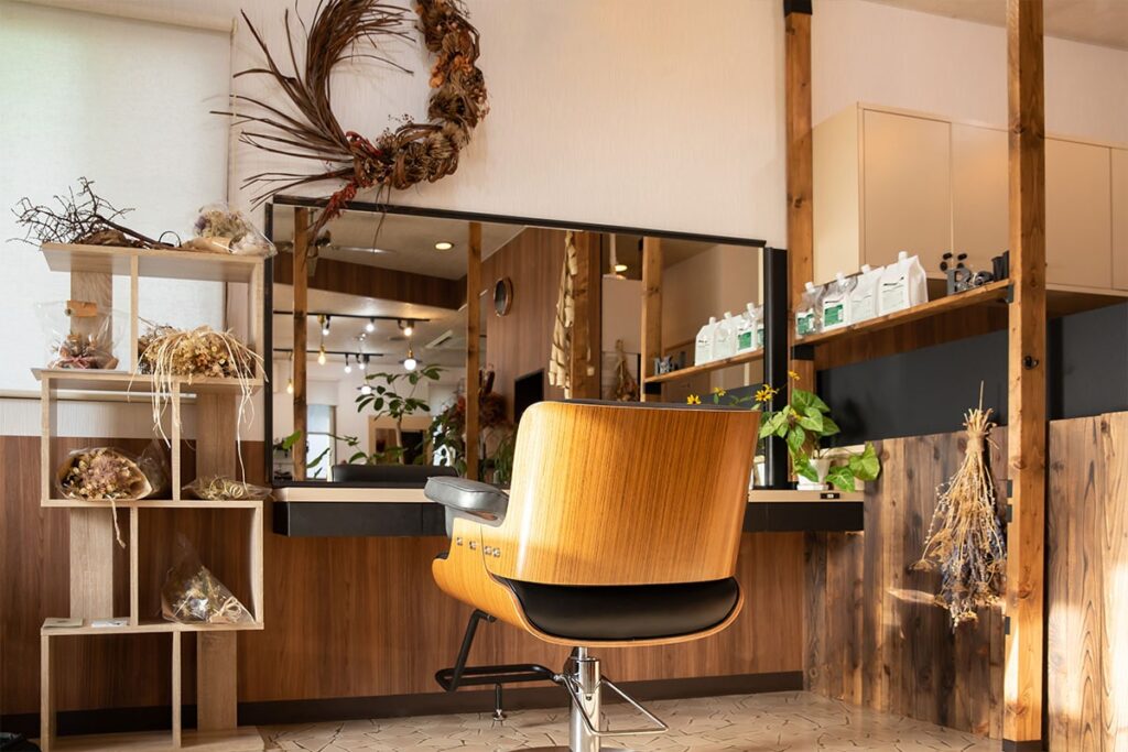 地域の小規模サロンの店内の雰囲気を表す写真
